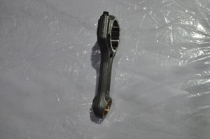 5263946/5340588 Шатун ISF2.8 (C)